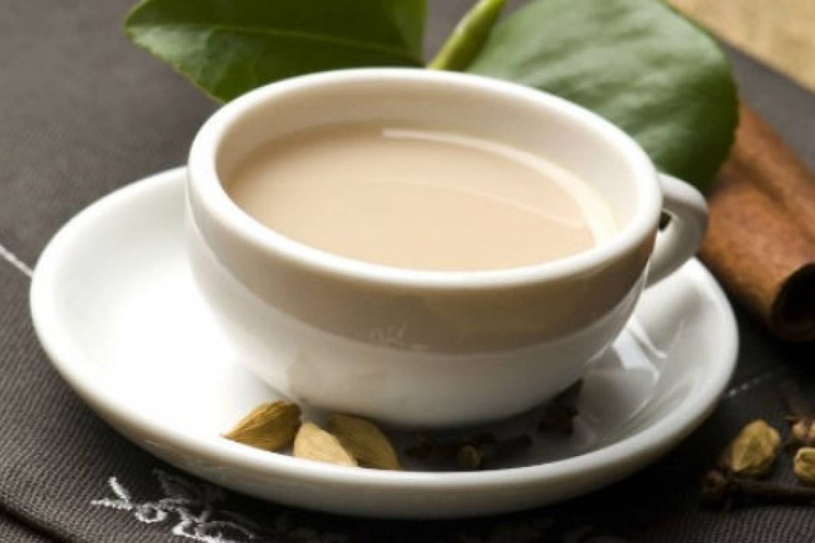 چای ماسالا با شیر  که برای درمان بیماران سرطانی توصیه می شود